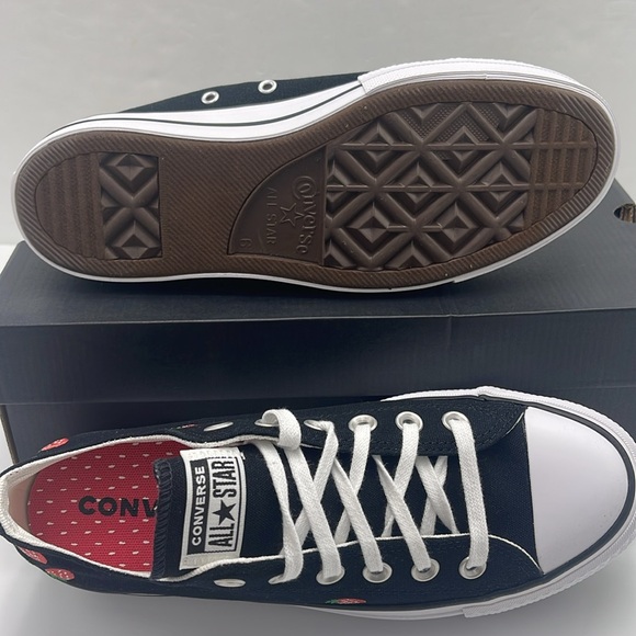 Converse WMNS Black Platform Sneakers A14935F
CTAS LIFT OX
BLACK/SOFT RED - Picture 3 of 16